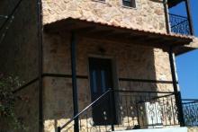 Διώροφη πέτρινη κατοικία στο Μοσχοπόταμο Πιερίας  