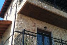 Διώροφη πέτρινη κατοικία στο Μοσχοπόταμο Πιερίας  