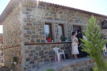 Πέτρινο ιατρείο/εξεταστήριο στο Καρυόφυτο Ξάνθης.