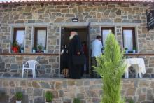 Πέτρινο ιατρείο/εξεταστήριο στο Καρυόφυτο Ξάνθης.