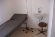 Πέτρινο ιατρείο/εξεταστήριο στο Καρυόφυτο Ξάνθης.