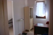 Πέτρινο ιατρείο/εξεταστήριο στο Καρυόφυτο Ξάνθης.