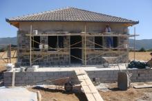 Πέτρινη μονοκατοικία στην Αρέθουσα Θεσσαλονίκης.