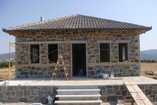 Πέτρινη μονοκατοικία στην Αρέθουσα Θεσσαλονίκης.