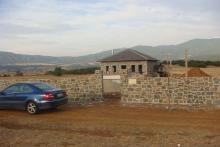 Πέτρινη μονοκατοικία στην Αρέθουσα Θεσσαλονίκης.