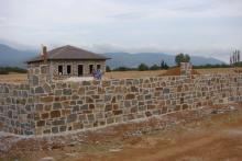 Πέτρινη μονοκατοικία στην Αρέθουσα Θεσσαλονίκης.