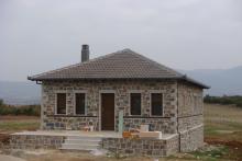 Πέτρινη μονοκατοικία στην Αρέθουσα Θεσσαλονίκης.