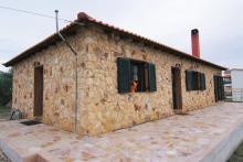 Πέτρινη μονοκατοικία στη Μυρίνα Λήμνου.