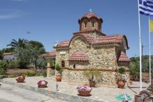 Κατασκεύη εκκλησίας στο Λαύριο από την Batzolis Θυρεός Stone. 